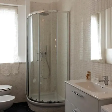 Artemisia Apartment *