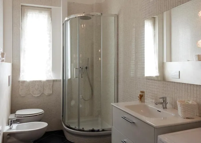 Artemisia Apartment *